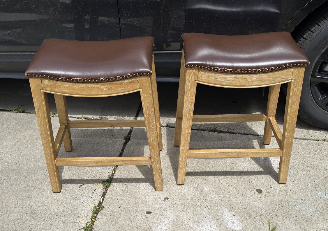 Bar Stools Set