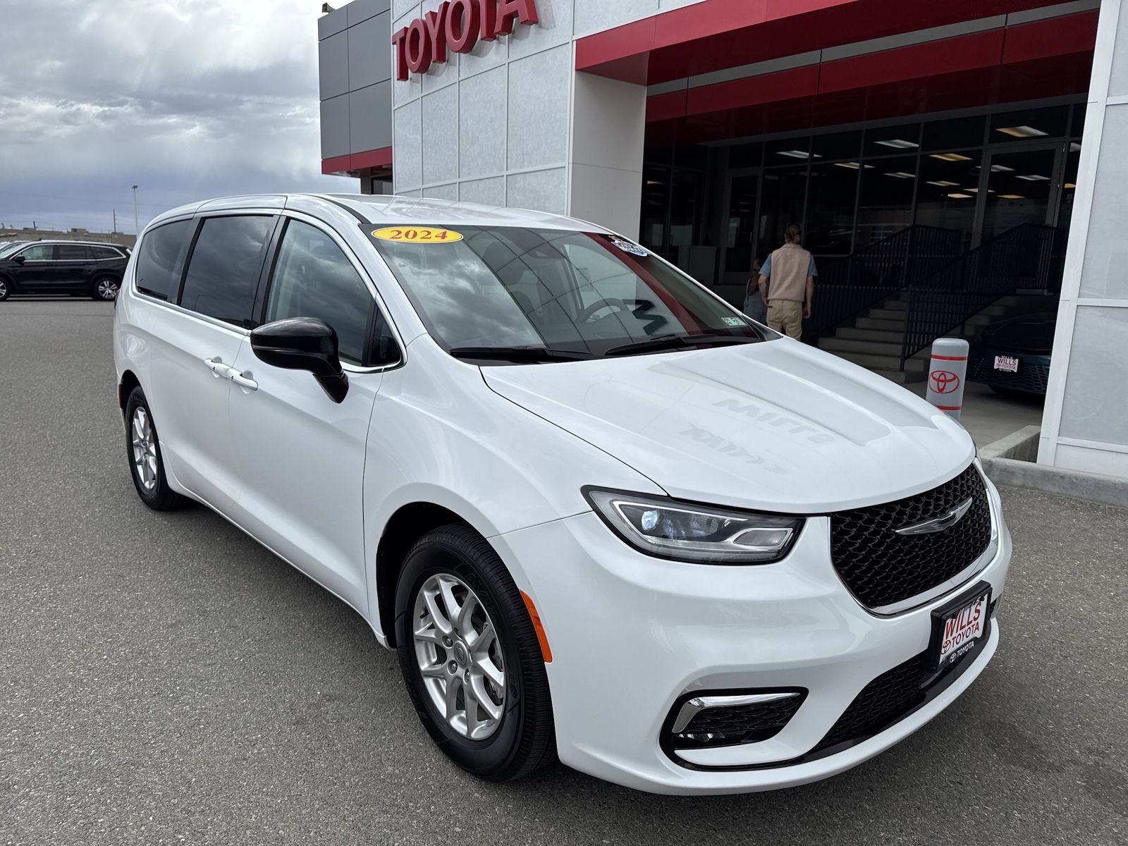 2024 Chrysler Pacifica Touring L