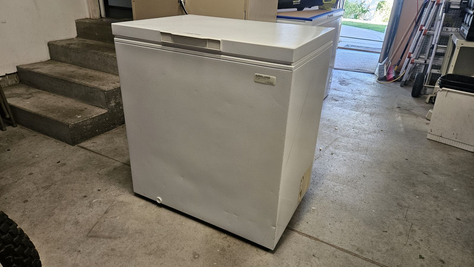 Chest Freezer 7.1 cu ft
