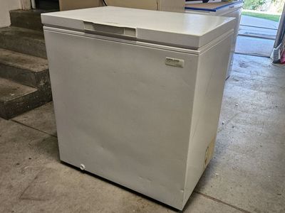 Chest Freezer 7.1 cu ft