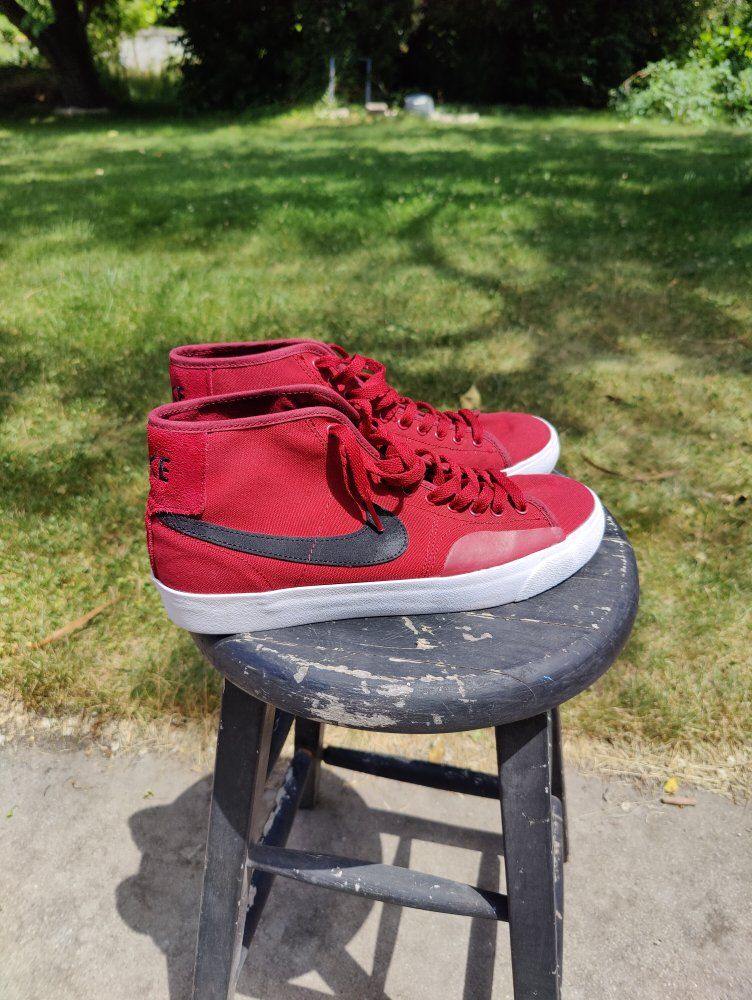 Nike Blazer Mid 77 Red Sneakers - Men's Size 10.5