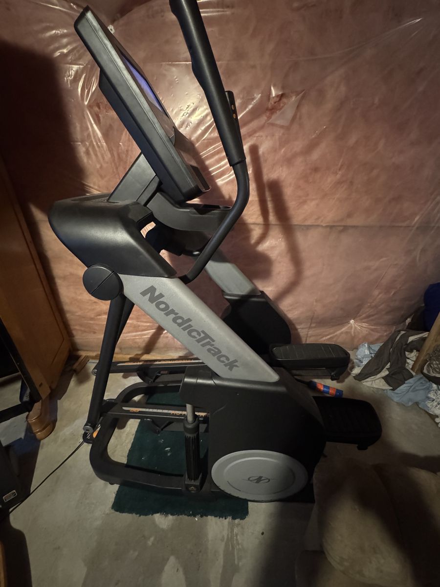 NordicTrack Commercial 14.9 Elliptical - Incline & Resistance Controls, iFit Compatible