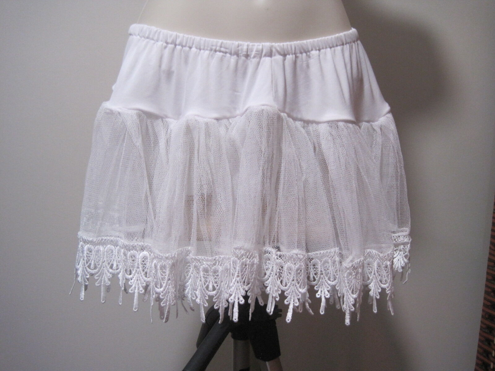 Leg Avenue Women's Polyester Lace Trim White Teardrop Petticoat Adult One Size