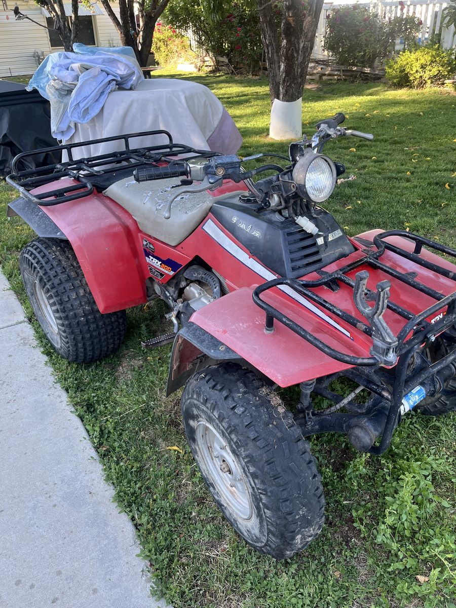 Vintage Honda TRX200 FourTrax ATV - Red - Front & Rear Racks