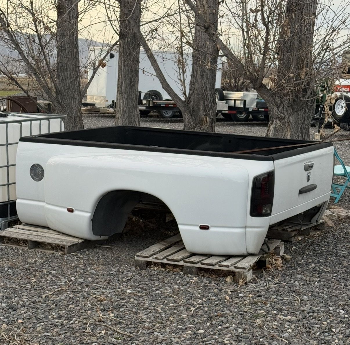 2005 Dodge 3500 Dual Wheel Truck Bed 