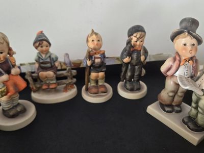 Set of 5 Vintage Hummel Figurines