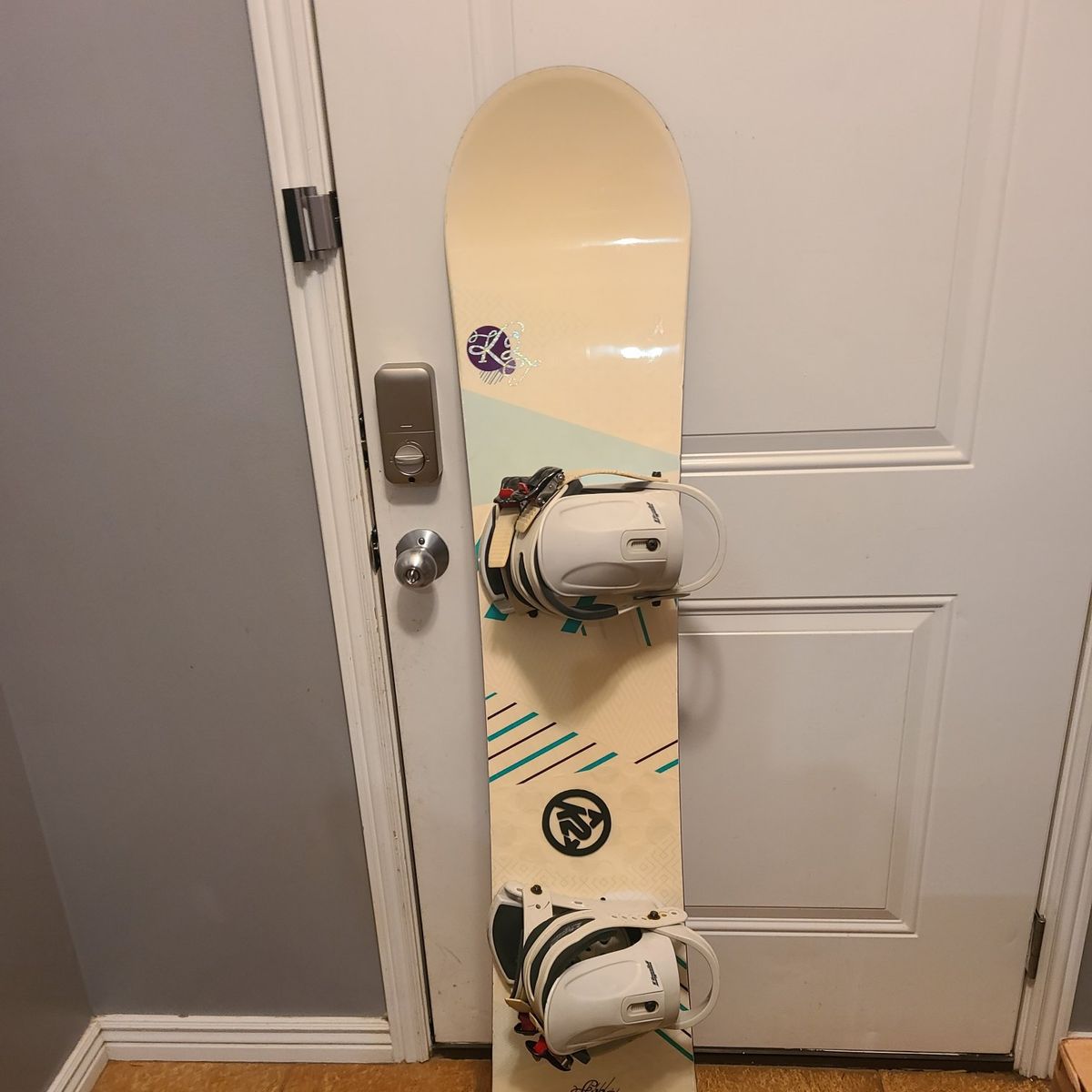 ladies 149cm snowboard (boots avail too)