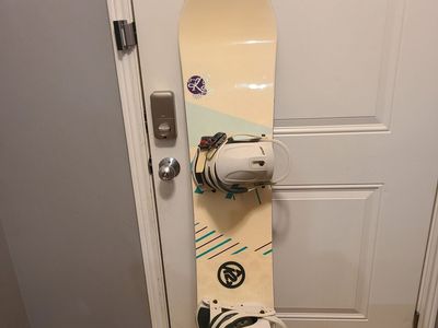 ladies 149cm snowboard (boots avail too)