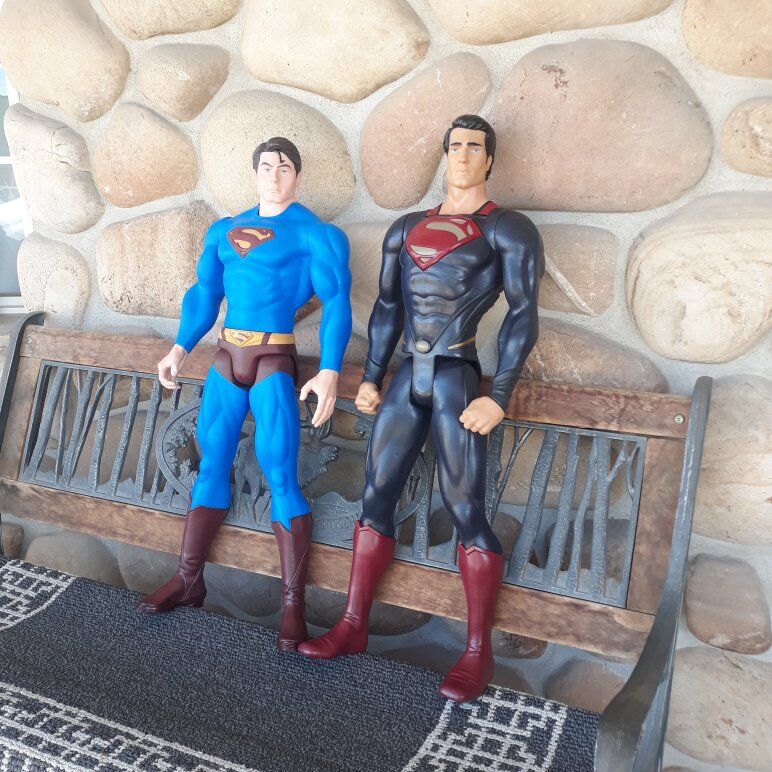 2 Superman Extra Large Action Fugures