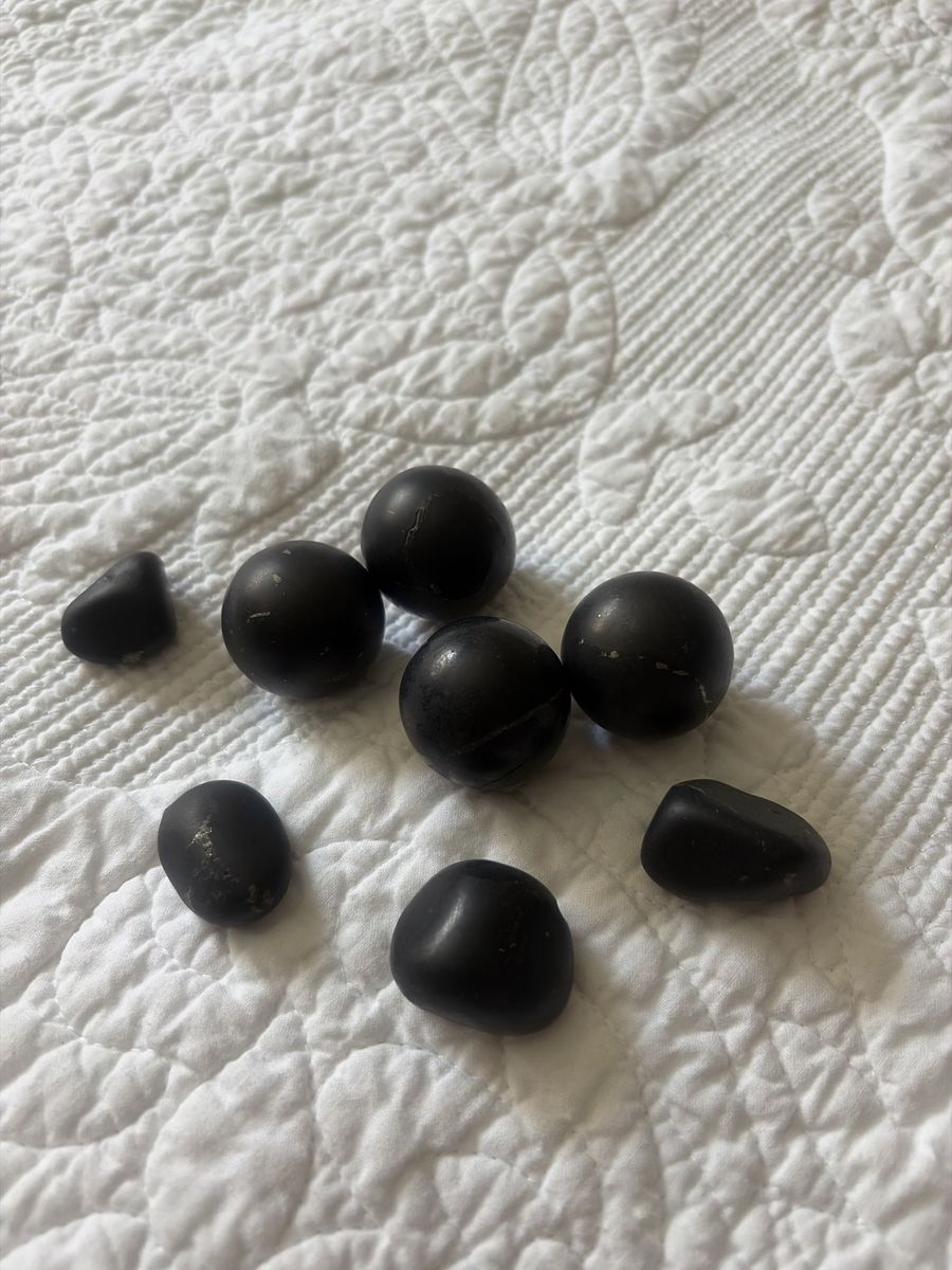 Shungite (polished) type 2