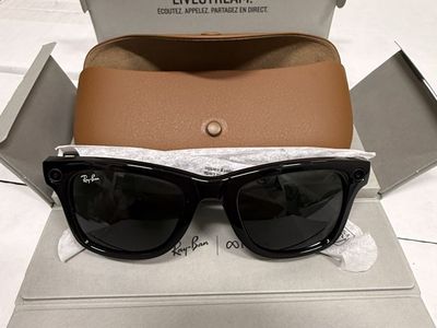 Meta Ray-Ban wayfarer glasses