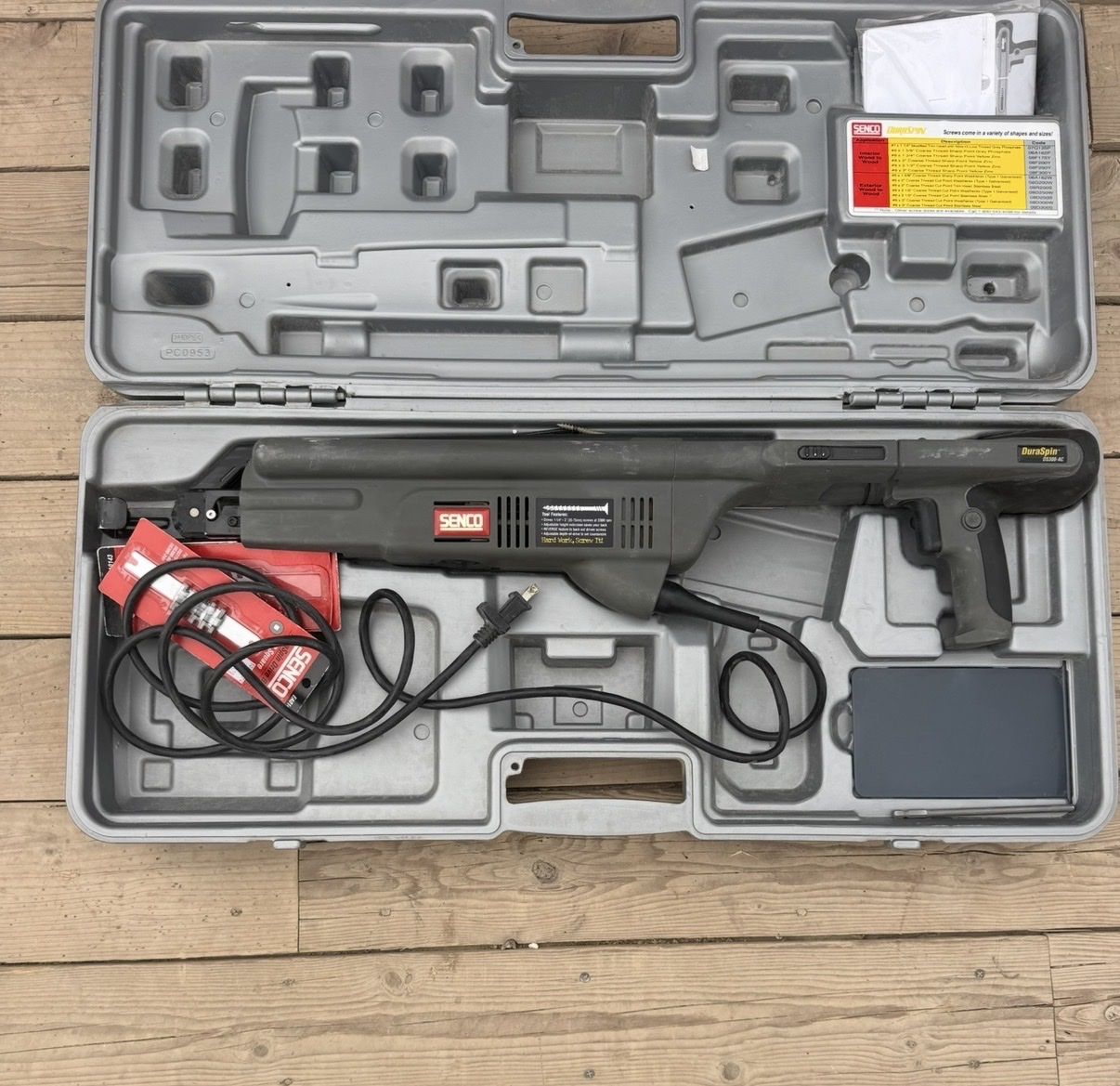 Senco DuraSpin DS300-AC Auto-Feed Screw Gun with Case, Corded Electric, Great Condition like New Used for 2 Decks