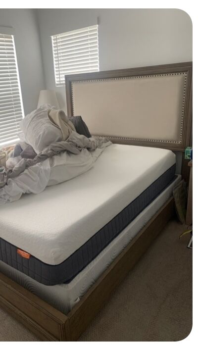 QUEEN MATTRESS, HEADBOARD AND FOOTBOARD