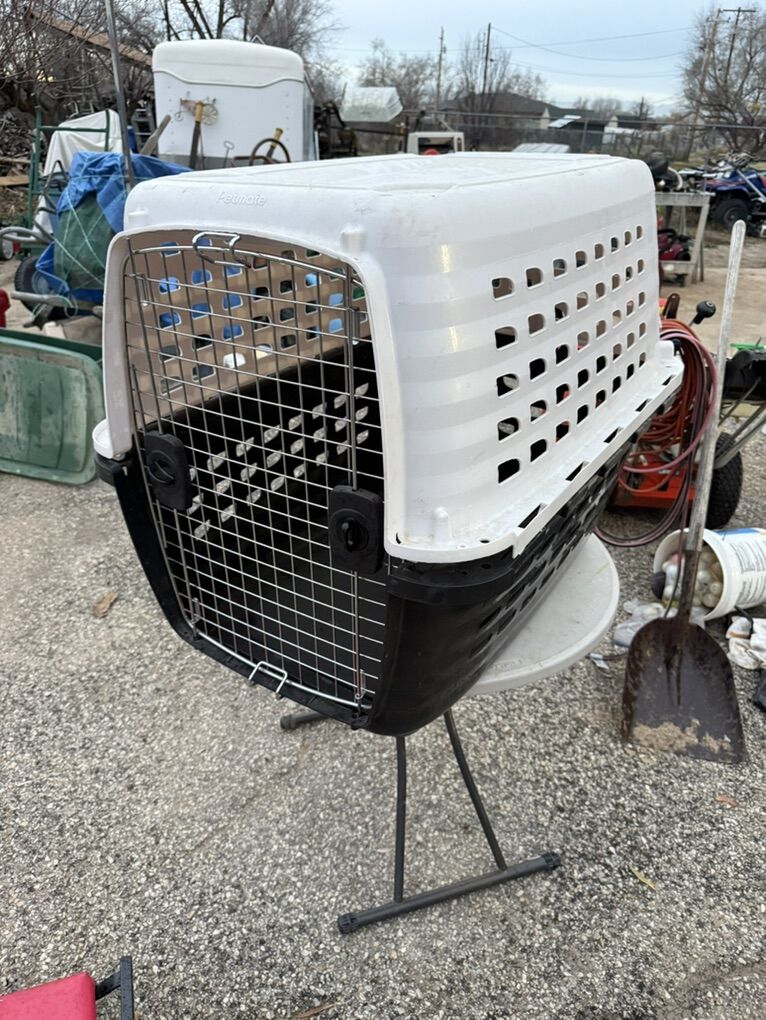 Pet Kennel / Crate