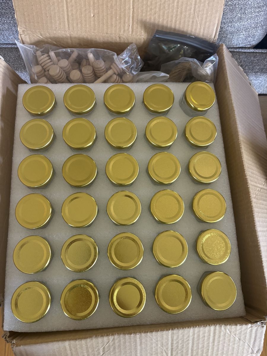 Small honey jars gift set