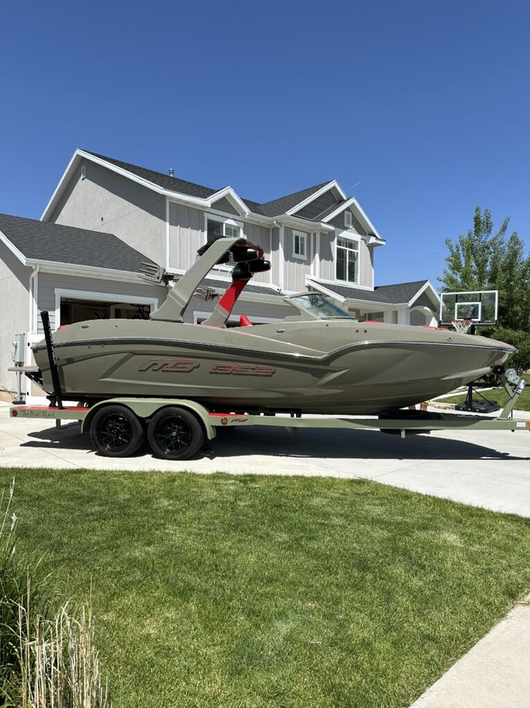 2025 MB B52 23 Alpha