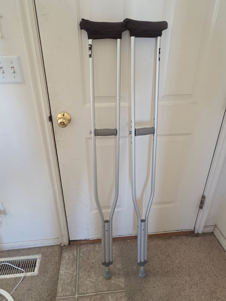 Crutches Used