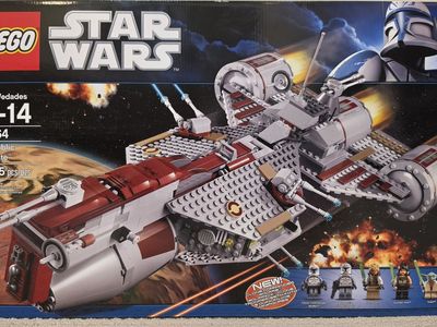 Lego 7964 Republic Frigate - New in never opened Sealed Box, Retired