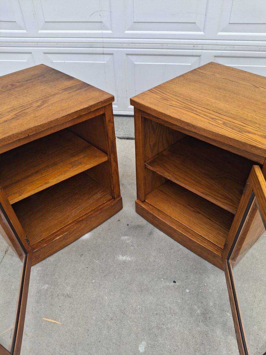 2 all wood night stand/linda