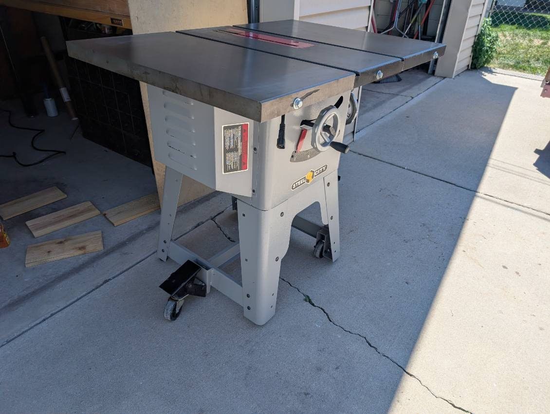 Steel City 10” Table Saw Hardly Used