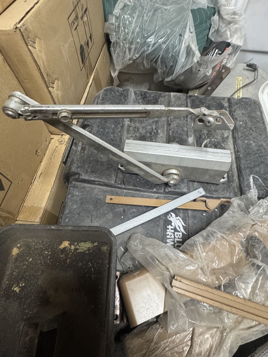 Main image 3