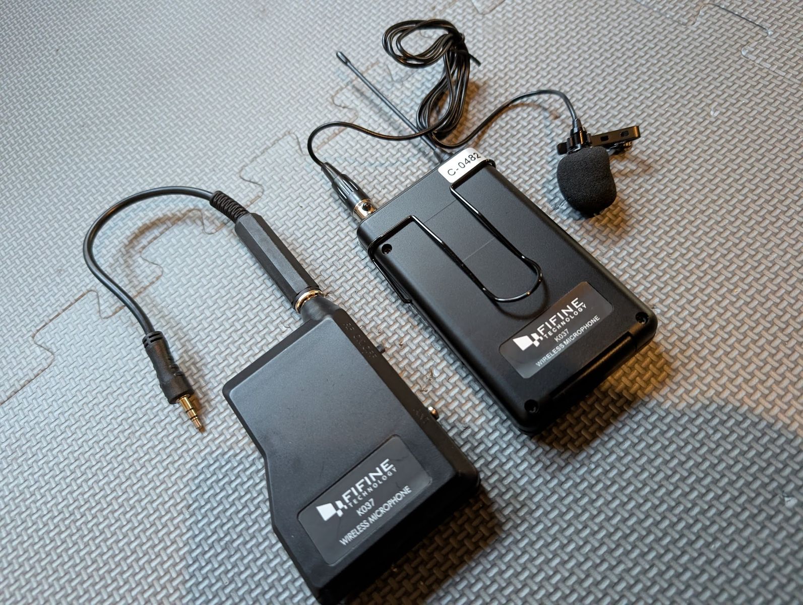 Fifine k037 wireless microphone transmitter with lavalier and headset microphone