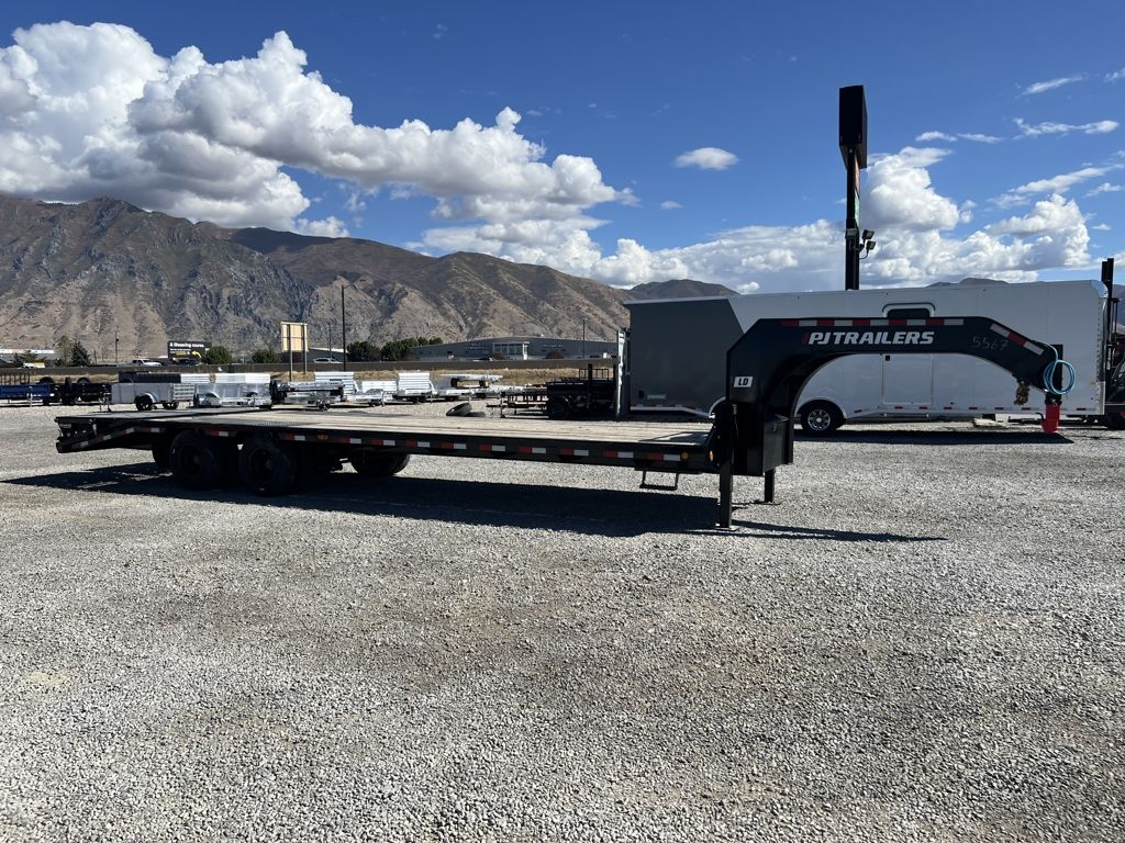 2027 PJ Trailers 8.5x30 25.9k Low-Pro Flatdeck Wit