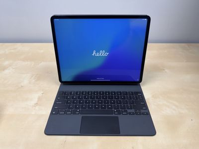 Nice Ipad pro 2TB With Magic Keyboard