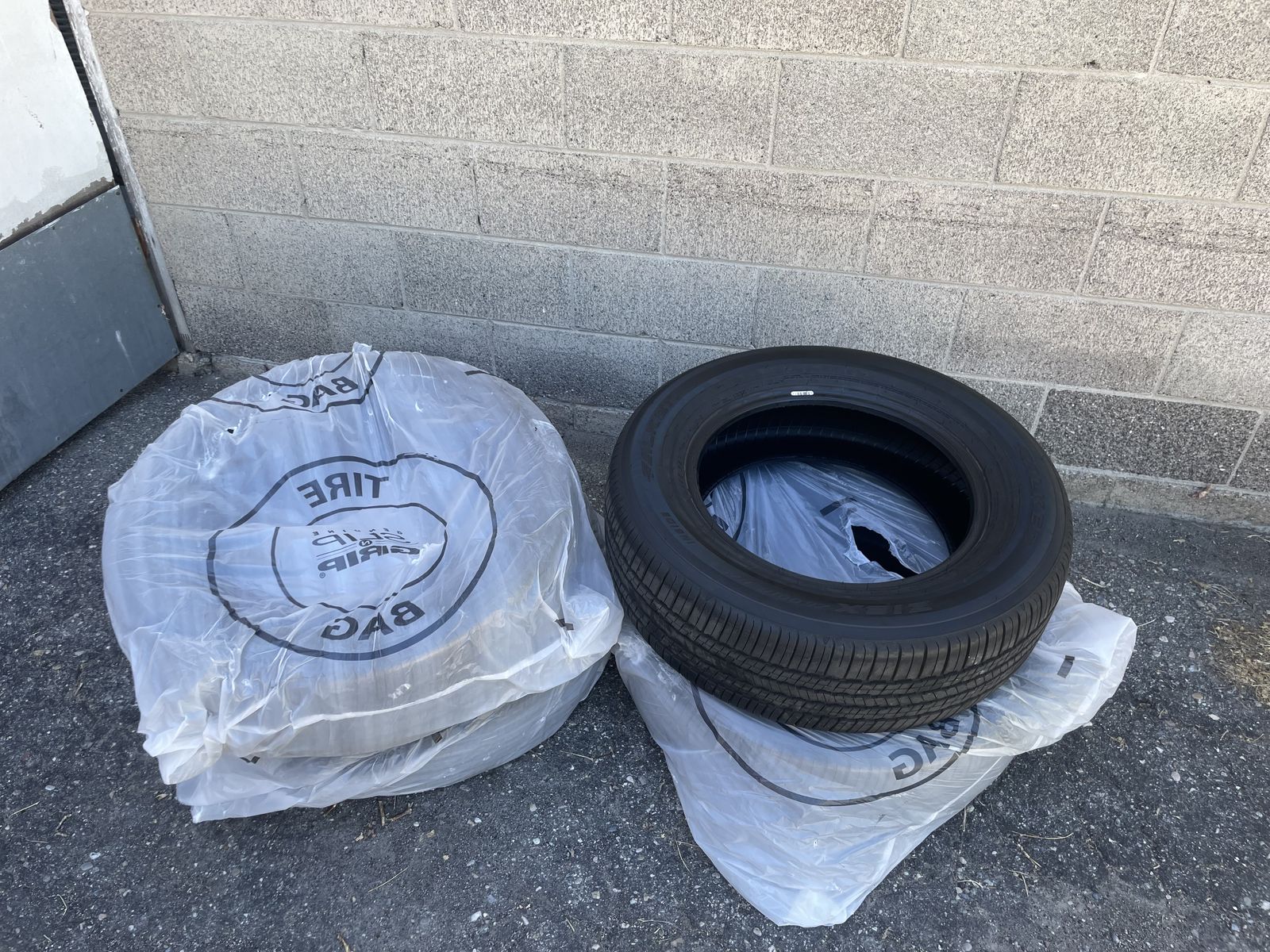 Falken Ziex ZE001 A/S 235/65r17 tires