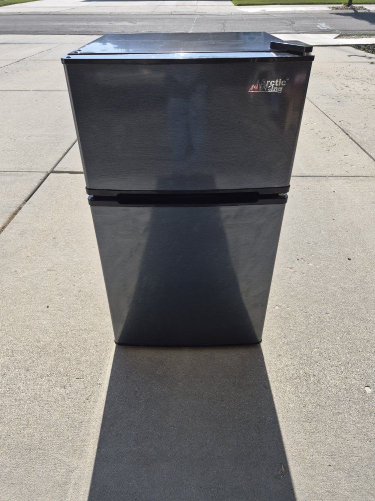 Mini fridge and freezer