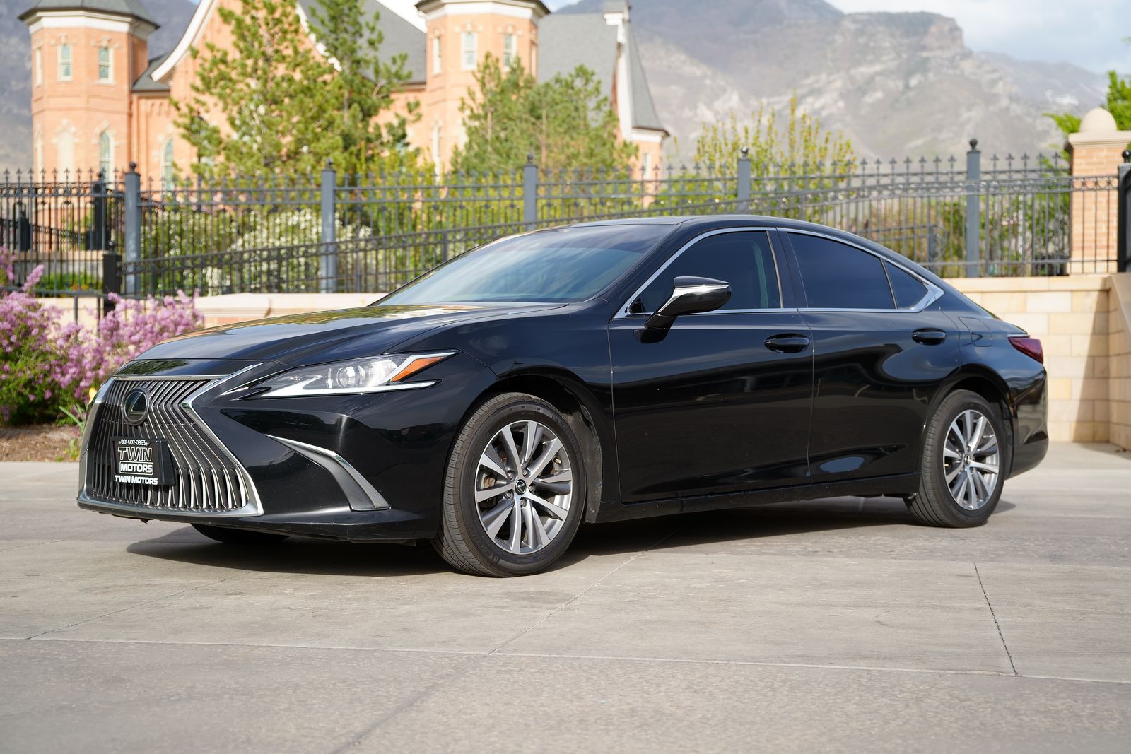 2021 Lexus ES Base