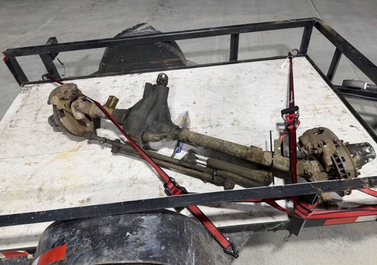 8 lug Dana 44- Passenger drop, 65” WMS