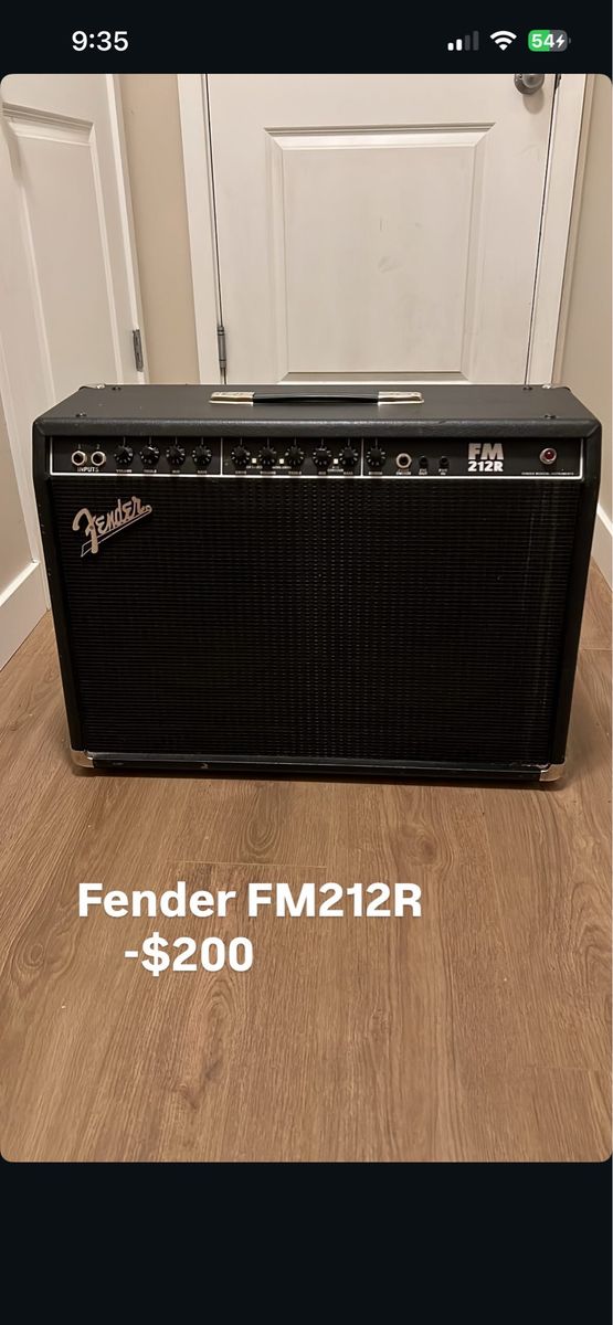 Fender FM212R