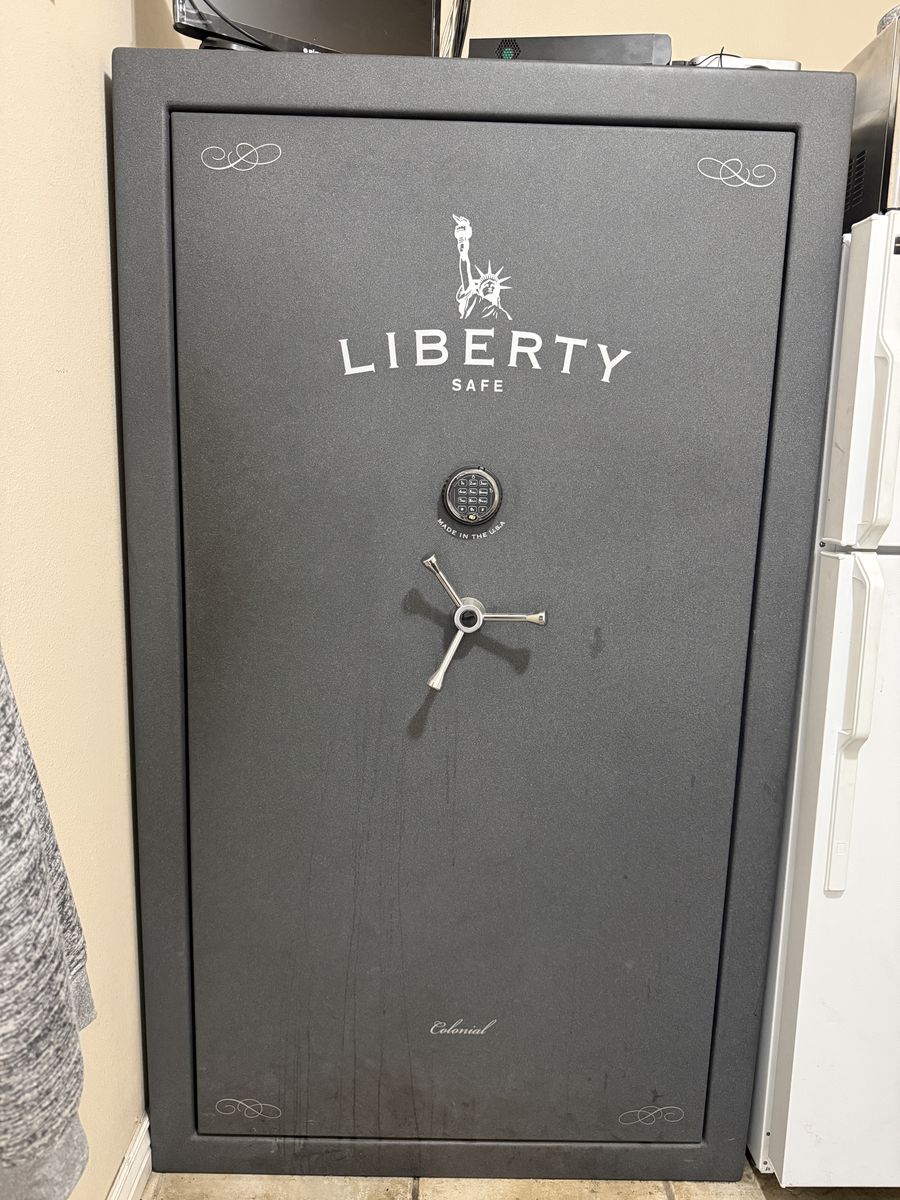 Liberty Safe Colonial Series – Made in USA – Gun/Fire Safe FOR SALE – $1,000 OBO