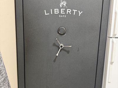 Liberty Safe Colonial Series – Made in USA – Gun/Fire Safe FOR SALE – $1,000 OBO