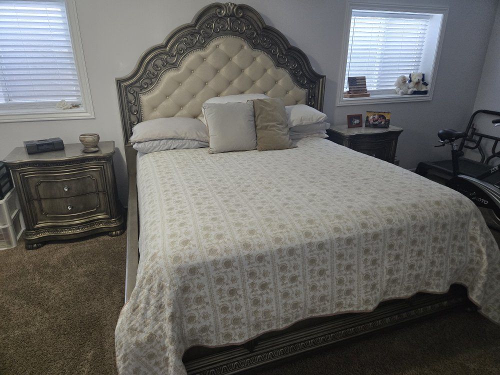 Elegant King Size Upholstered Bed Frame & 2 Nightstands - Gold Finish, Tufted Headboard
