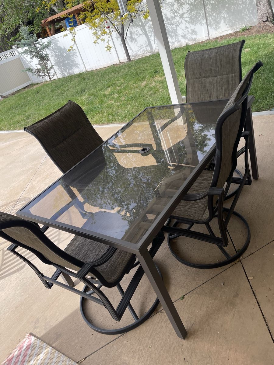Table and 4 chairs