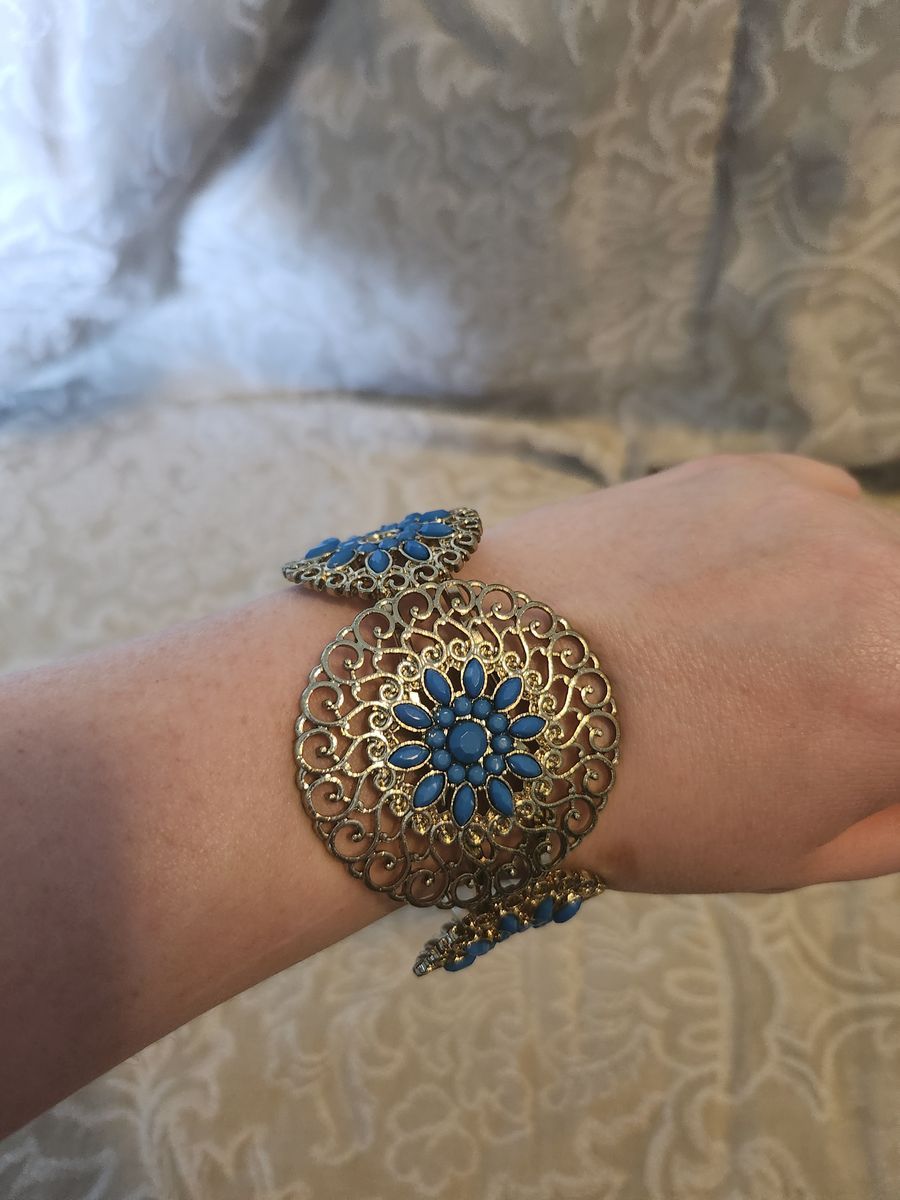 Gold & Blue Click Bracelet