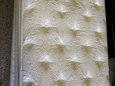 Great split king mattress. Hardly used. Very clean.