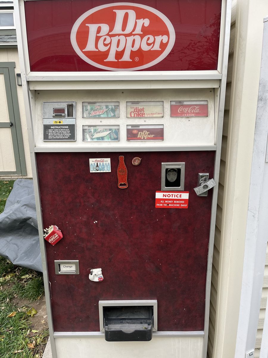 vending machine /Soda machine 