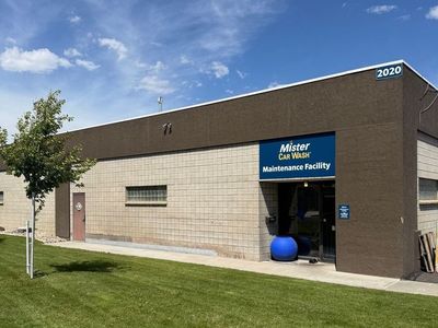 5,000 SF Warehouse with 12' Overhead Door- 3 Phase Power- Decker Lake