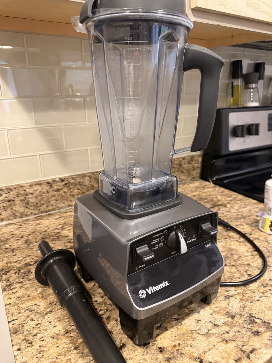 Vitamix 6300 Professional Grade Blender with Tamper - Gray, Pre-programmed Settings