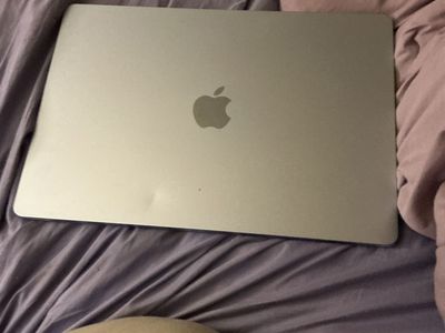 Apple MacBook Air 15-inch (2025) M4 Chip 16GB Memory Laptop