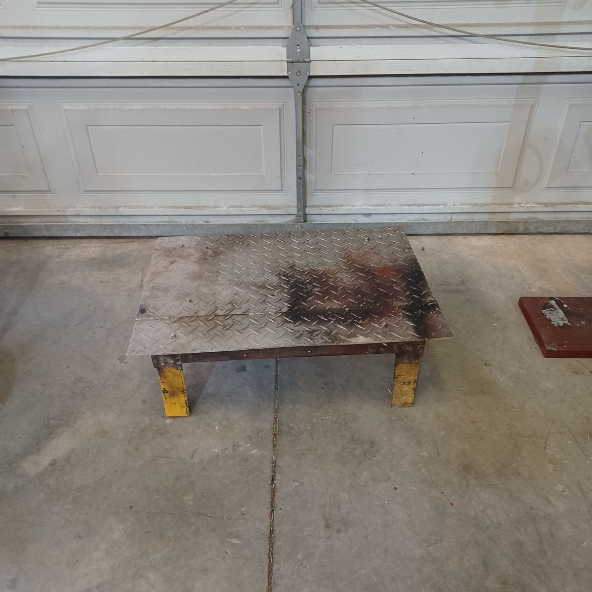 Metal step / platform