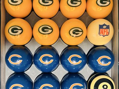 Packers vs. Bears Billiard Pool Ball Set