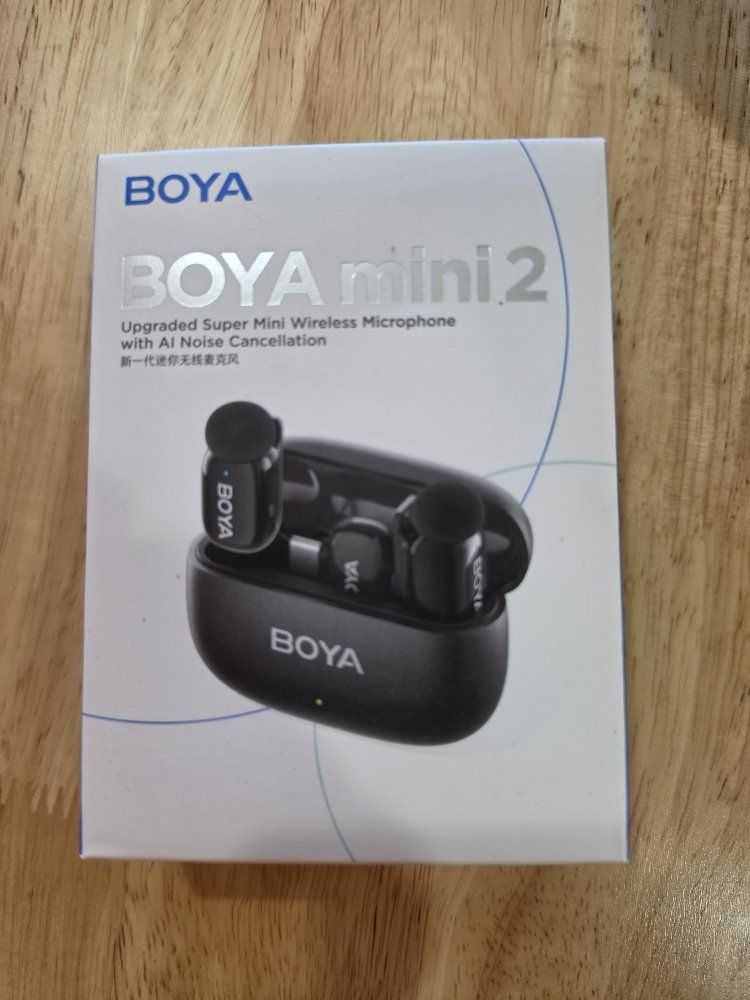 new in box wireless microphone