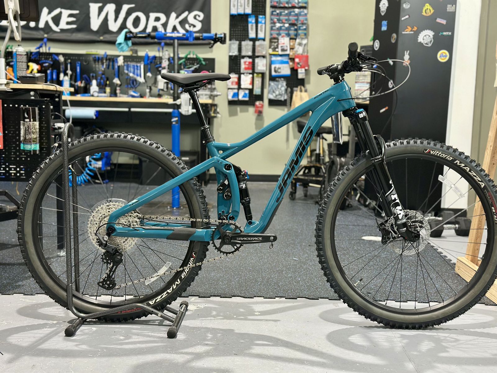 Jamis Portal C4 | Size Small | Riptide Color