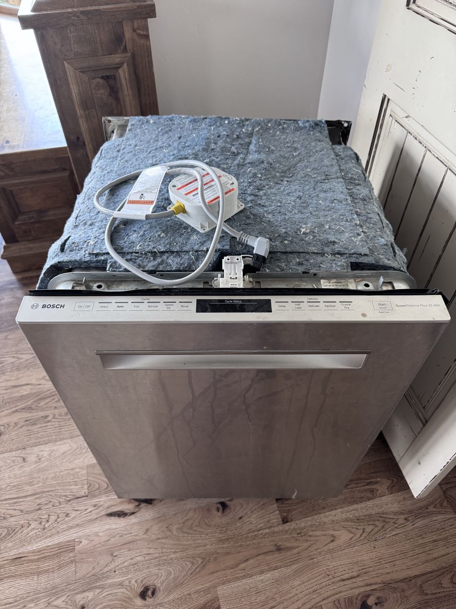 Problem with heating. Works and then shuts off. Bosch SHPM78Z55N/01 24" Stainless Steel Built-in Dishwasher with PrecisionWash