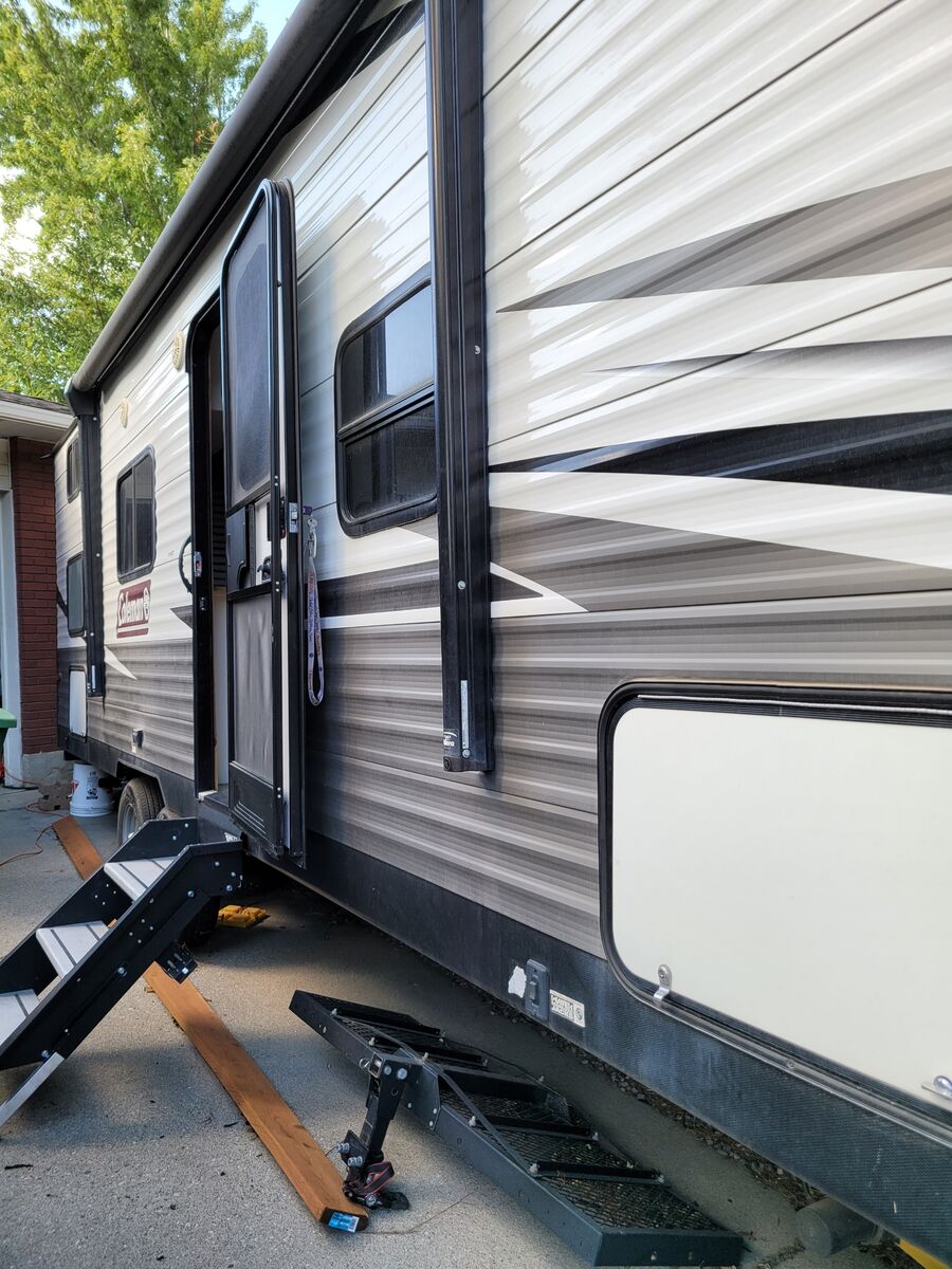 R2020 Coleman Lantern LT 274BH Camper Trailer Loaded with extras.