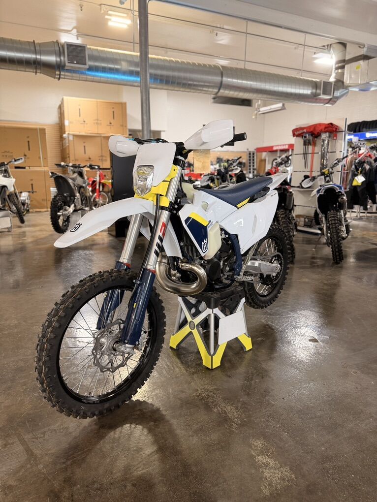 2025 HUSQVARNA TE300